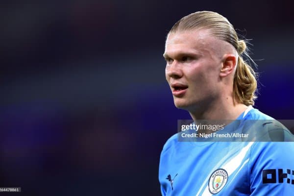 Xоланд оёғидаги жароҳатни кўрсатди