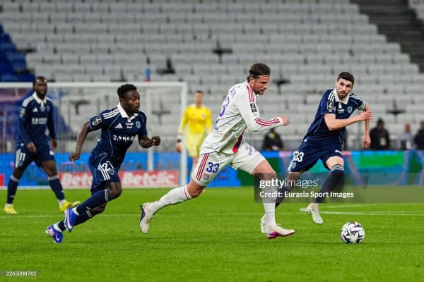 Лига 1. "Лион" сўнгги дақиқада гол уриб, мағлубиятдан қутилиб қолди