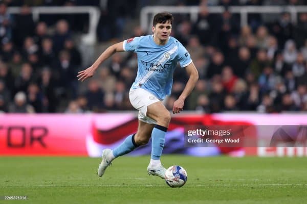 Англиялик собиқ футболчи ва эксперт Ҳусанов ҳақида фикр билдирди