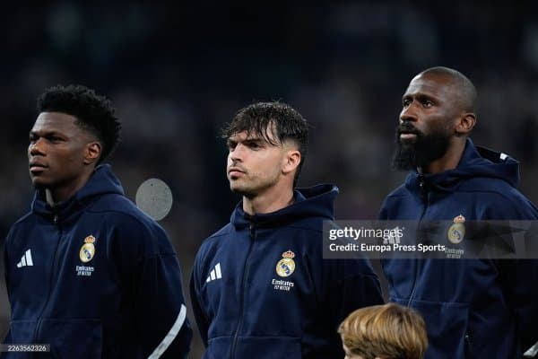 "Арсенал" "Реал" ҳимоячисини ёзда ўз сафига қўшиб олмоқчи 