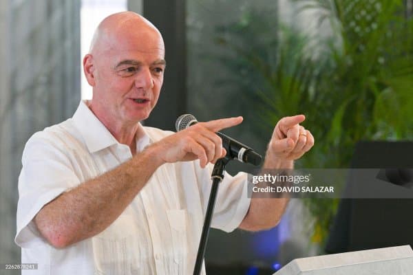 Жанни Инфантино ЖЧ дебютантларини табриклади