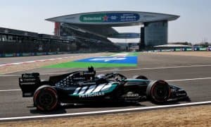 Формула-1. Расселл Хитой Гран-приси спринт саралашини ютди