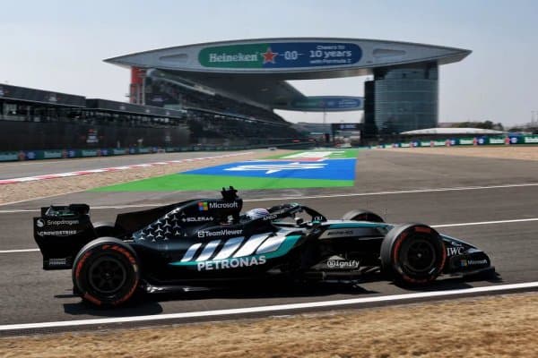 Формула-1. Расселл Хитой Гран-приси спринт саралашини ютди