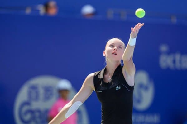 Полина Кудерметова вышла в четвертьфинал