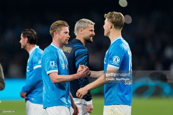 "Наполи" "Манчестер Юнайтед"га тегишли ҳужумчини харид қилишини тасдиқлади