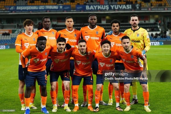 "Башакшеҳир" бугун "Галатасарай"га қарши муҳим учрашувда майдонга тушади