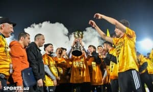 "Нефтчи" ўз тарихида илк бор Ўзбекистон Суперкубогини қўлга киритди. Жамоанинг чемпионлик онларидан олинган фотосуратларни томоша қилинг!