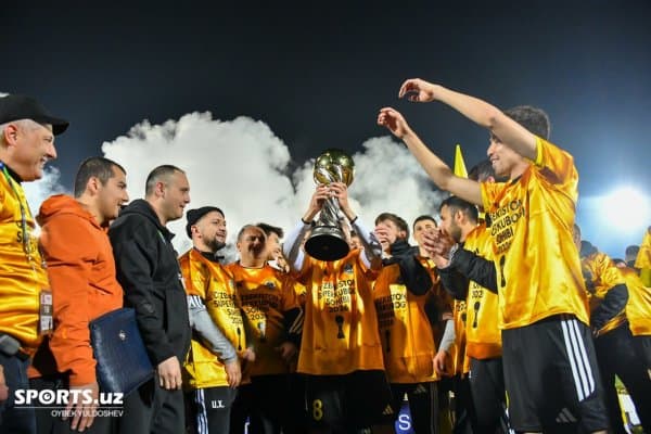 "Нефтчи" ўз тарихида илк бор Ўзбекистон Суперкубогини қўлга киритди. Жамоанинг чемпионлик онларидан олинган фотосуратларни томоша қилинг!