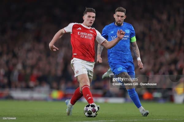 ЕЧЛ. "Арсенал" ўз уйида "Байер"ни ишончли ҳисобда мағлуб этиб, чорак финалга йўл олди