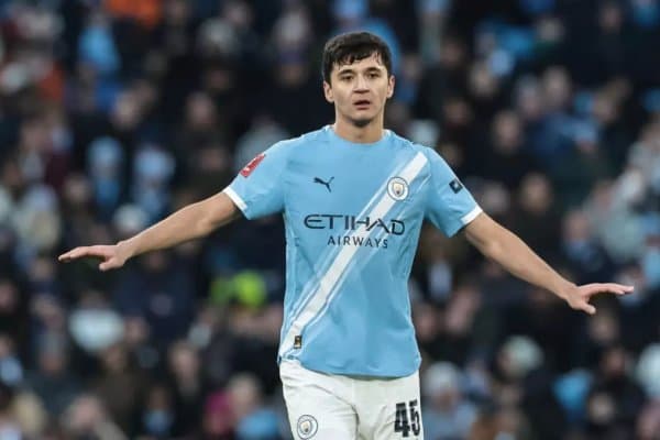 Ҳусановни икки клуб нишонга олди!