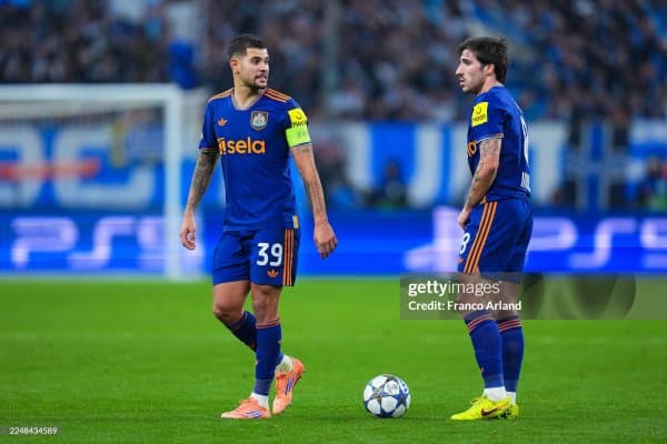 "Ньюкасл" сардорини МЮ илиб кетмоқчи