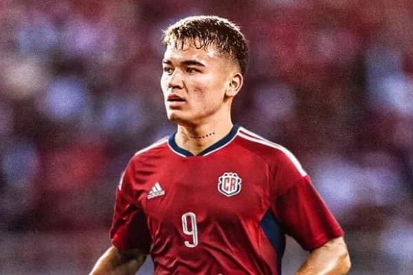 Терма жамоа футболчиси тўрт ўйинга ҳайдалди