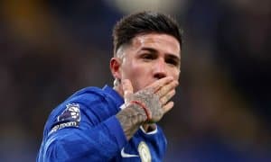 Суперклуб асосий ўйинчисига ўрнига учтасини топиб қўйди