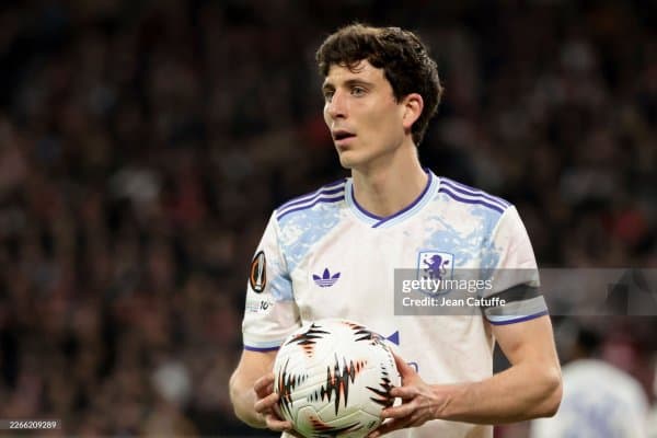 Пау Торрес "Барселона" қизиқиш доирасида