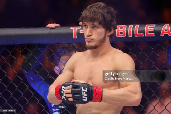 Мовсар Евлоев ММА тарихидаги ТОП-5 жангчини санаб ўтди