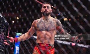 Услубим Илия Топурияни қийнаб қўяди