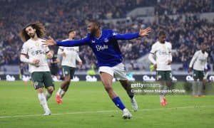 Бету: "Мен қаҳрамон эмасман, аммо "Эвертон"да ўйнаш — орзу"