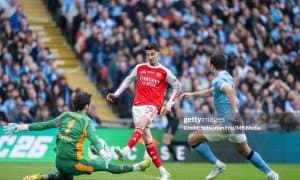 "Манчестер Сити"  дарвозабони Лига кубоги финалида тарихий натижа қайд этди