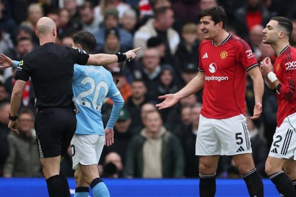 Манчестерликлар юлдузи жамоада қолиш учун тўрт клуб таклифни рад этди