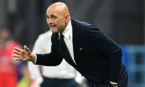 Бош мураббий учта суперфутболчини олиб келишни сўради