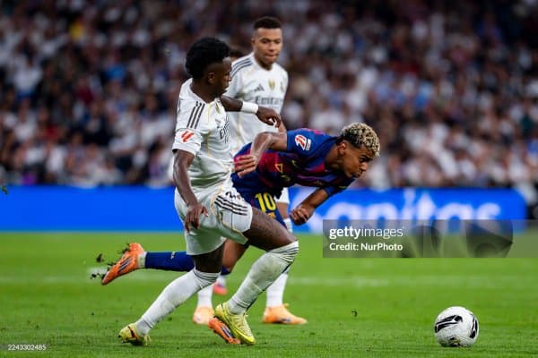 Ромарио танлов қилди: Ямал Винисиусдан устун