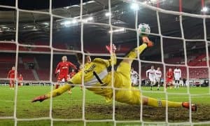 “Реал” янги супердарвозабон топди