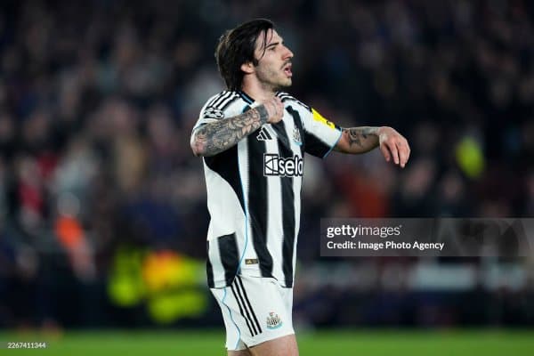 "Манчестер Юнайтед" Сандро Тоналини сотиб олишни хоҳламоқда