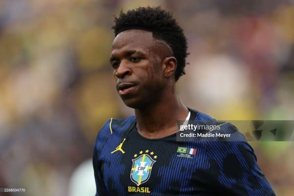 Винисиус Жуниор терма жамоа машғулотларига қайтди