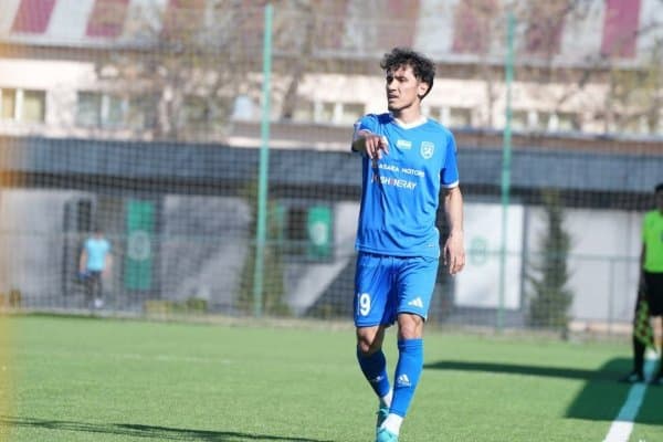 "Гулистон" футболчиси: "Рақиб жамоа "автобус" қўйиб олди"