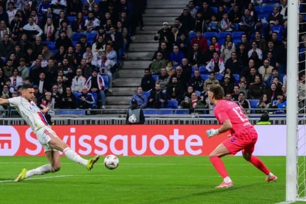 “Лион” катта хатога йўл қўйишига бир баҳя қолди!