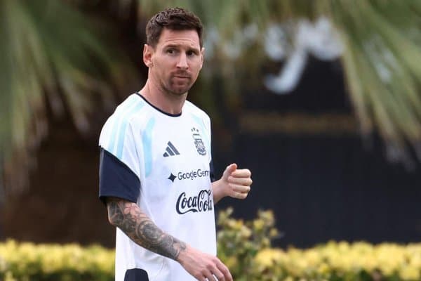 Жаҳон чемпионати олдидан Аргентина футболи раҳбарига айблов эълон қилинди