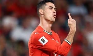 Роналду ўзи билан ўйнаган юлдузни Мессининг ёнига боришига тўсқинлик қиляпти