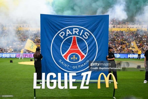 Лига 1'да энг юқори маош олувчи футболчилар билан танишинг