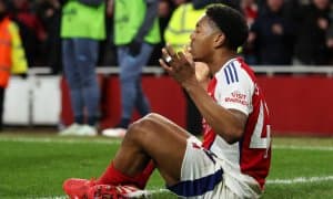 Манчестерликлар уч ҳимоячини нишонга олди