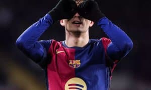 Англия суперклуби Ҳусанов билан бир кунда туғилган ўйинчи олмоқчи