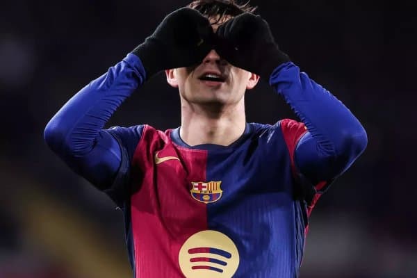 Англия суперклуби Ҳусанов билан бир кунда туғилган ўйинчи олмоқчи