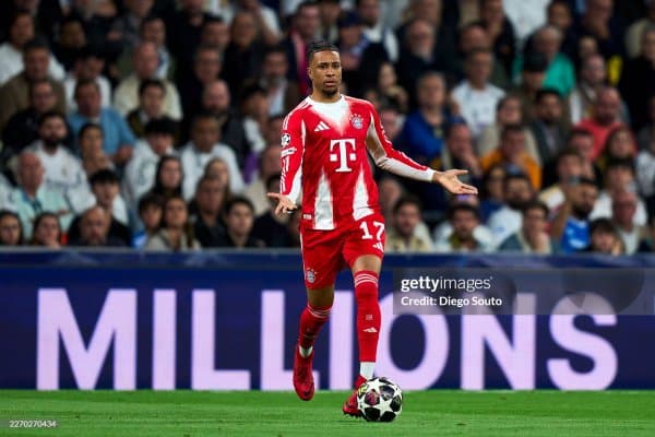 "Арсенал" собиқ юлдузи Майкл Олисенинг ўйинини алоҳида эътироф этди