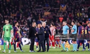 Флик ВАРни кескин танқид қилди