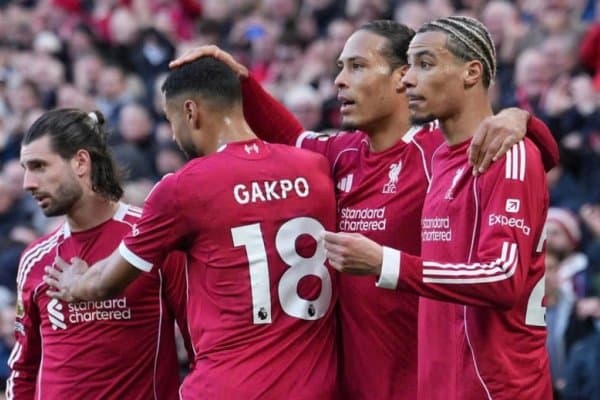 “Ливерпуль” биттада тўрт юлдуздан воз кечди