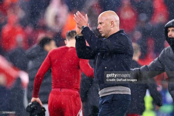 Слот: "Ливерпуль" янги трансферлар учун футболчиларни сотиши шарт"