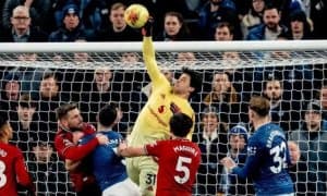 Zaif tomonlar bor! Manchesterliklar darvozaboni keskin tanqid qilindi