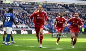 APL. "Liverpool" soʻnggi sekundlarda van Deykning goli evaziga gʻalabani ilib ketdi