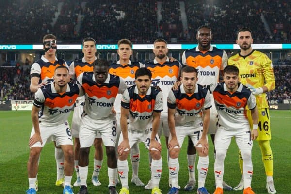 Туркия Суперлигаси. "Истабул Башакшеҳир" сўнгги дақиқаларда мағлубиятдан қутилиб қолди