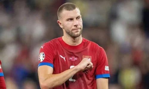 Англия клуби ўзига идеал ҳимоячи топди