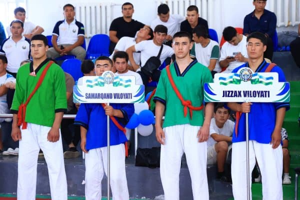 Навоийда белбоғли кураш бўйича мамлакат чемпионати ўтказилди