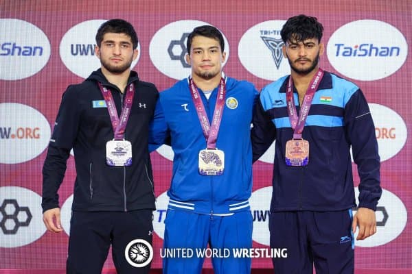 Ёш “классик” курашчиларимиз Осиё чемпионатини 2 та олтин медал бошлашди