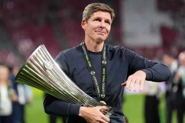“Кристал Пэлас”га 3 та соврин олиб келган мураббий клубдан кетди