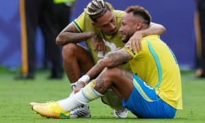 Неймарнинг бошига стакан тегди