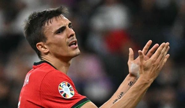 “Бавария”: Шу ўйинчини олиб кетинглар!