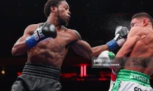 Мағлубиятсиз серия қайд этаётган боксчи WBO камари учун жанг ва 3 миллион долларлик гонорардан воз кечди 